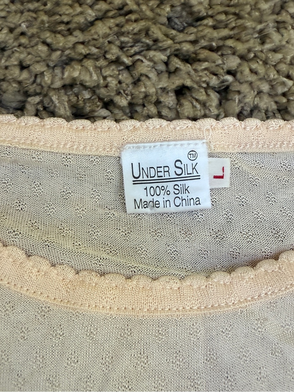 Women's Long Sleeve Scoop Neck Top in Soft Cream 100% Silk, NWOT - Picture 4 of 5